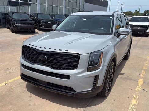 Used 2021 Kia Telluride EX w/ EX Premium Package AWD/4WD image 2