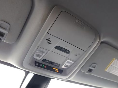 Used 2021 Chevrolet Blazer LT image 21