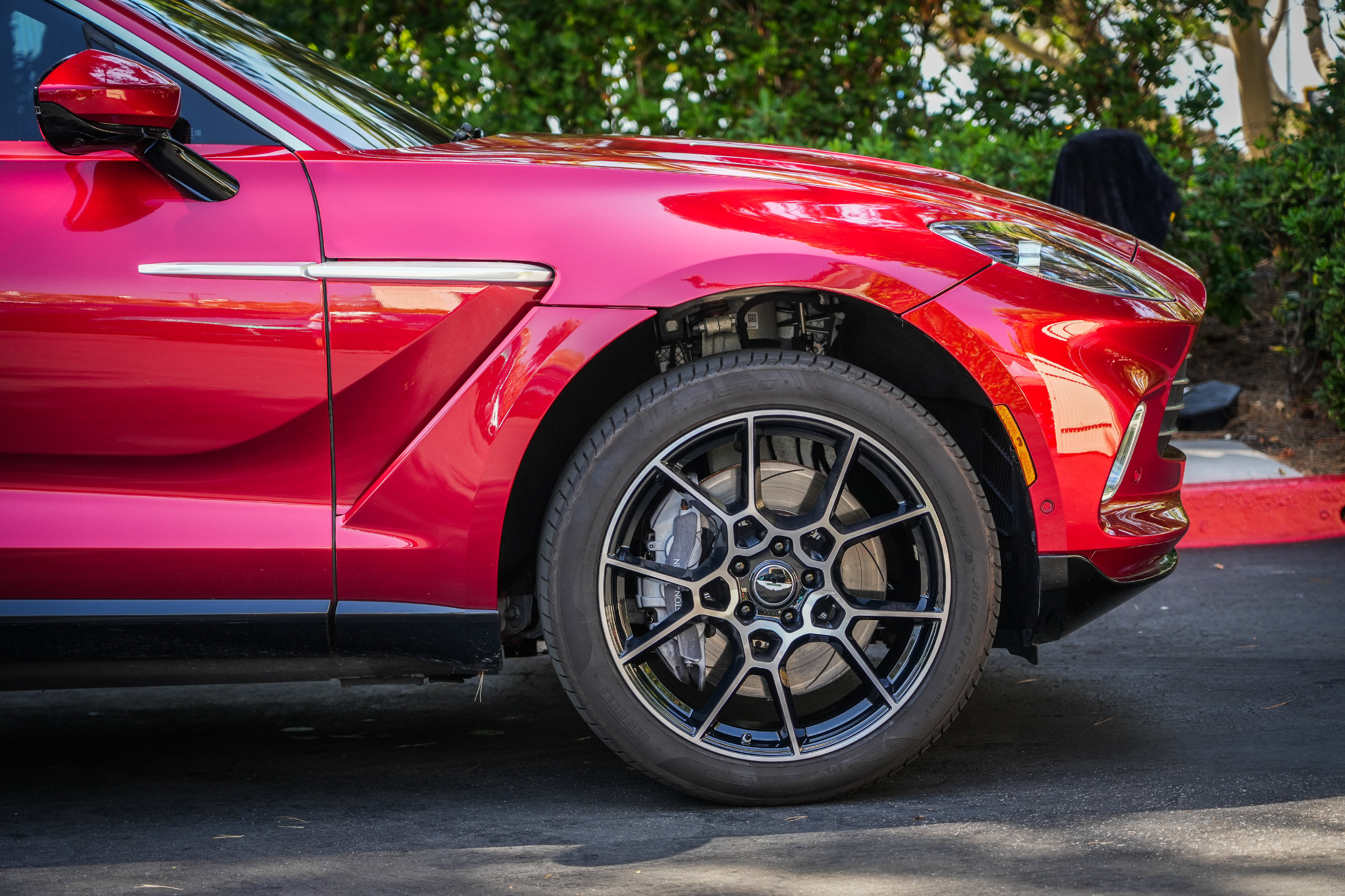Used 2023 Aston Martin DBX AWD/4WD image 25