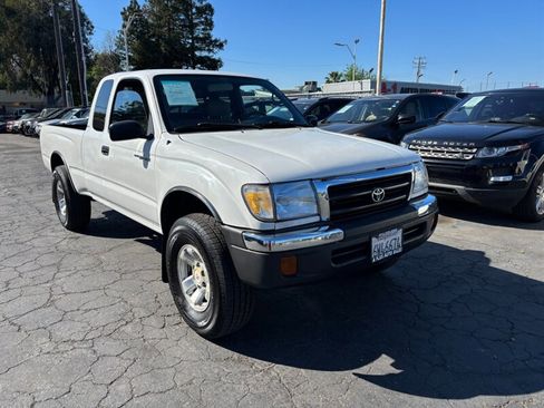 Used 1999 Toyota Tacoma 4x4 Xtracab V6 image 1