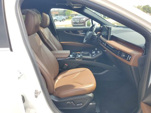 Certified 2023 Lincoln Nautilus Reserve w/ Equipment Group 201A AWD/4WD image 9