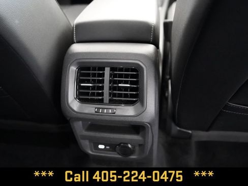 Used 2024 Volkswagen Tiguan SE FWD image 22