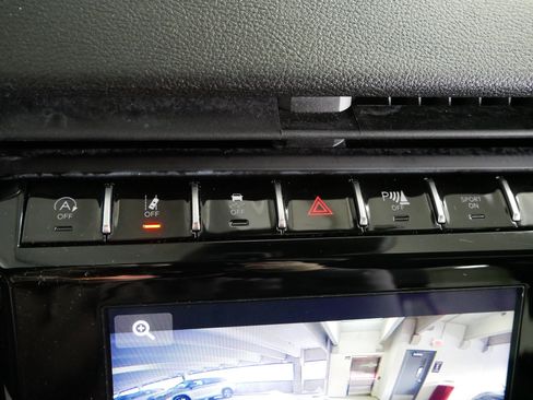 Used 2022 Jeep Grand Cherokee Altitude image 32