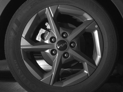 Used 2025 Kia K4 FWD image 12
