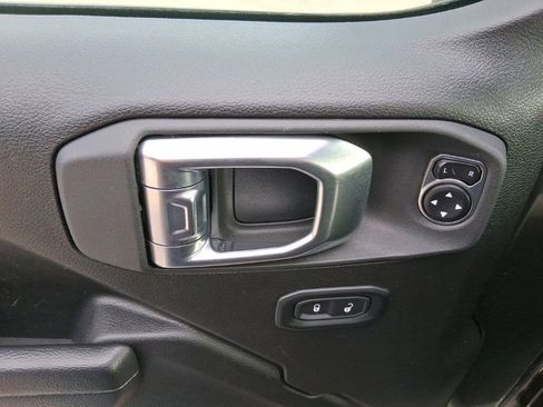 Used 2025 Jeep Wrangler Sport S image 25