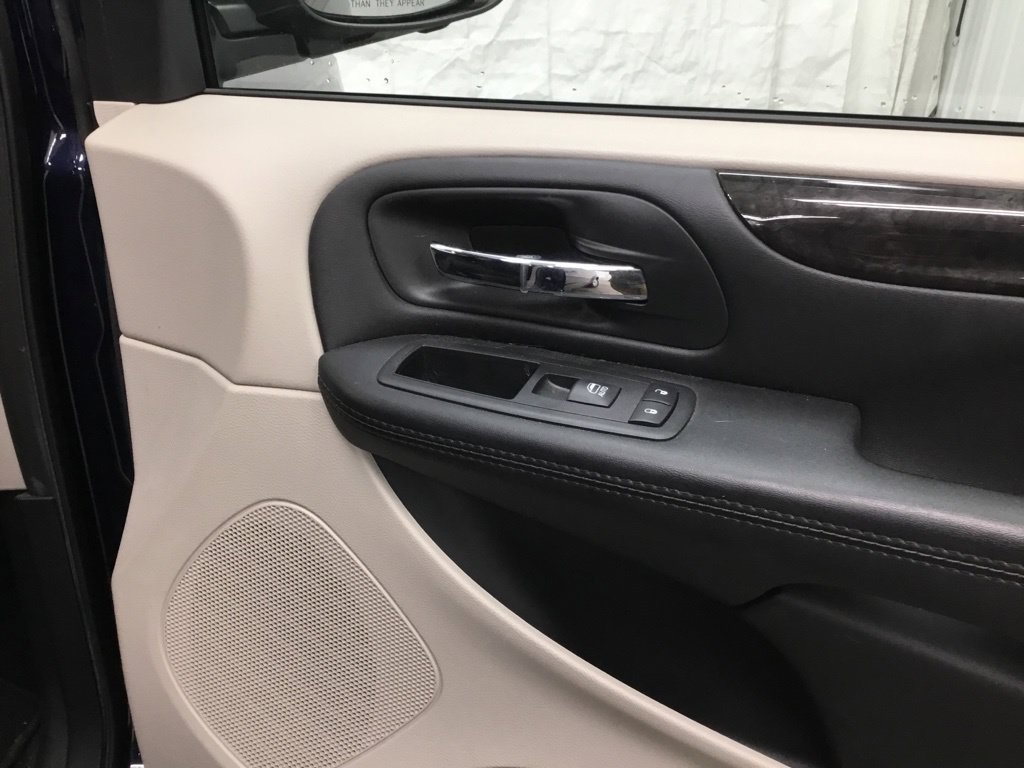 Used 2017 Dodge Grand Caravan SE w/ Power Window Group FWD image 22