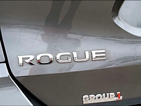 Used 2019 Nissan Rogue S FWD image 28