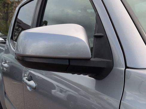 Used 2020 Toyota Tacoma SR5 RWD image 12