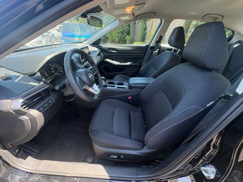 Used 2025 Nissan Altima 2.5 SV FWD image 27
