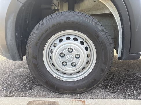 Used 2025 RAM ProMaster 2500 w/ Convenience Group image 14