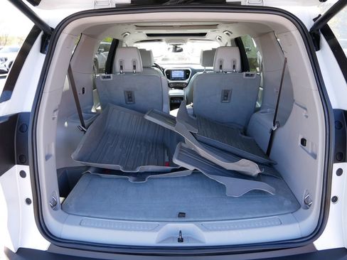 Used 2019 GMC Acadia SLT w/ LPO, Floor Liner Package AWD/4WD image 14