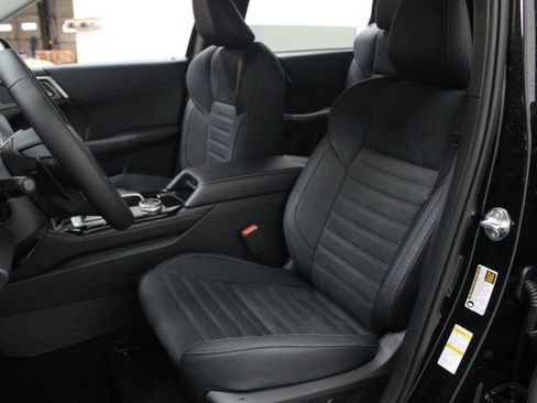 New 2026 Mitsubishi Outlander SE image 7