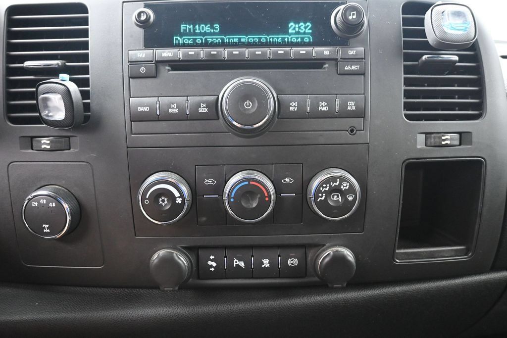 Used 2011 GMC Sierra 2500 SLE w/ Convenience Package AWD/4WD image 12