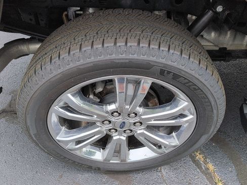 Used 2025 Ford F150 Lariat w/ Equipment Group 502A High AWD/4WD image 9