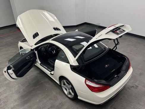 Used 2016 Mercedes-Benz SL 550 w/ Driver Assistance Package image 17