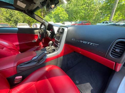 Used 2006 Chevrolet Corvette Coupe w/ Preferred Equipment Group RWD image 30