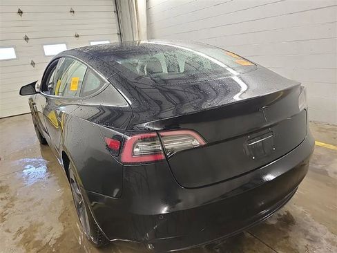 Used 2018 Tesla Model 3 Long Range image 4