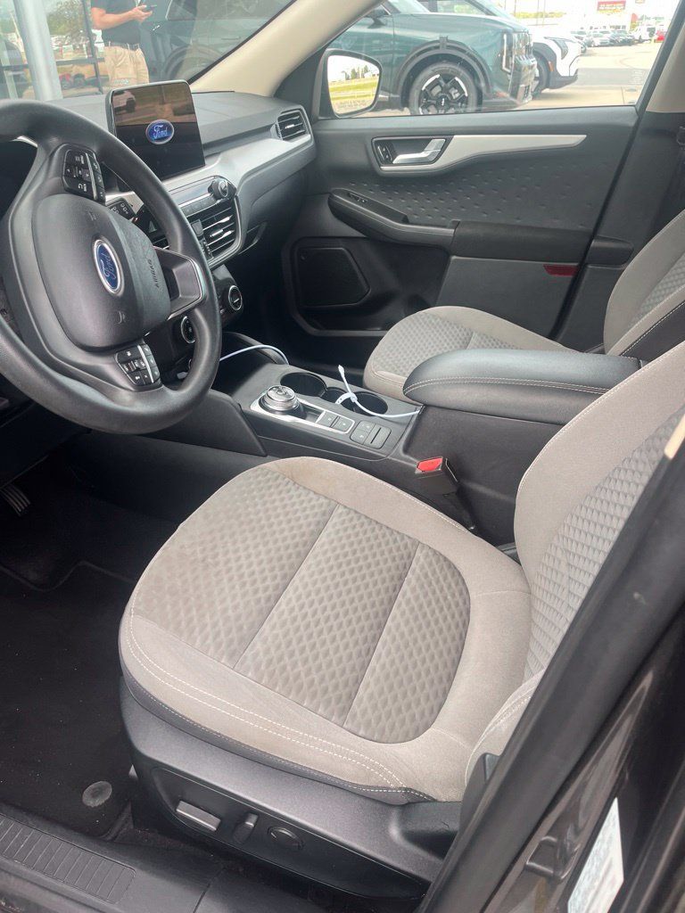 Used 2020 Ford Escape SE FWD image 7