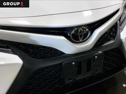 Certified 2020 Toyota Camry SE image 29