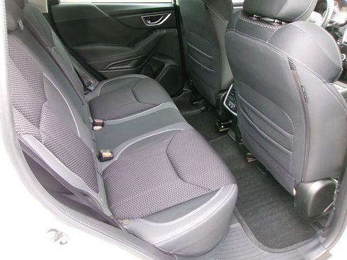 Used 2021 Subaru Forester Premium image 11