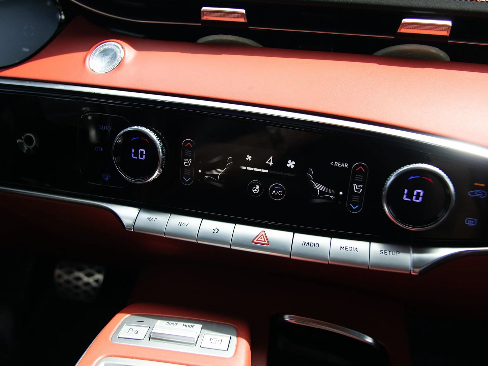 Used 2022 Genesis GV70 2.5T w/ Sport Prestige Package AWD/4WD image 34