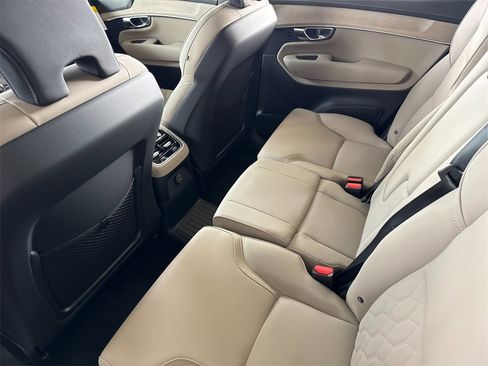 New 2026 Volvo XC90 T8 Plus image 11