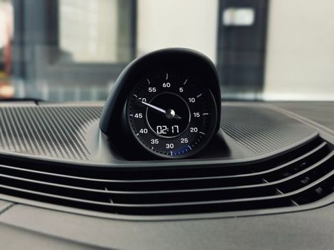 Used 2020 Porsche Taycan Turbo image 41