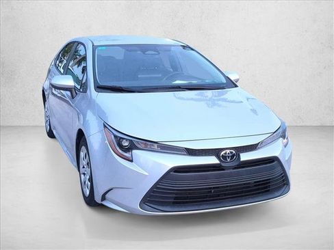 Used 2024 Toyota Corolla LE FWD image 3