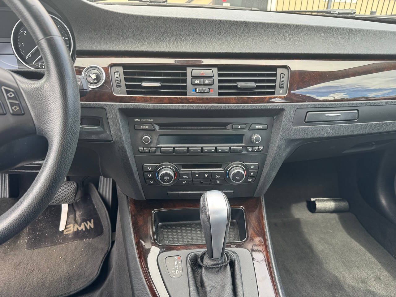Used 2011 BMW 328i xDrive Sedan AWD/4WD image 13
