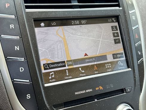 Used 2019 Lincoln MKC Reserve w/ MKC Technology Package FWD image 22