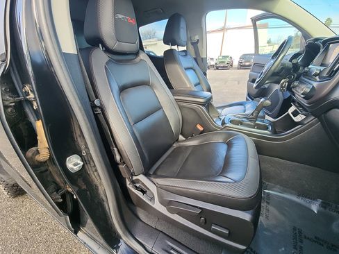 Used 2021 GMC Canyon AT4 w/ Driver Alert Package image 25