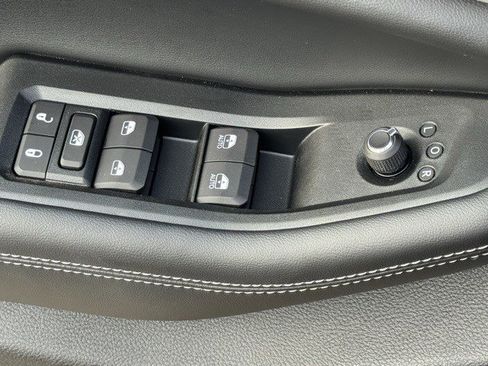 New 2025 Jeep Grand Cherokee L Limited image 11