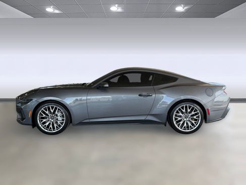 Used 2026 Ford Mustang GT Premium RWD image 2