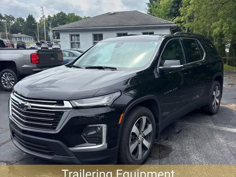 Used 2023 Chevrolet Traverse LT w/ LT Premium Package AWD/4WD image 7
