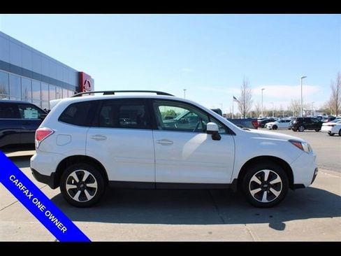 Used 2018 Subaru Forester 2.5i Limited AWD/4WD image 6