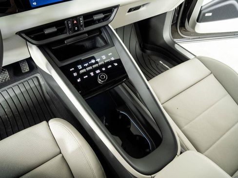 New 2026 Porsche Macan 4 Electric AWD/4WD image 18