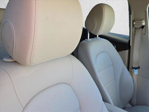Used 2022 Mercedes-Benz GLC 300 4MATIC w/ Multimedia Package Lite image 25