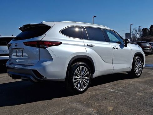 Used 2022 Toyota Highlander Platinum AWD/4WD image 6