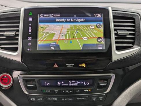 Used 2016 Honda Pilot Touring image 24