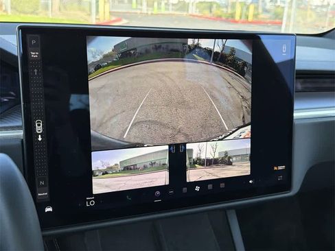 Used 2022 Tesla Model X Plaid image 17