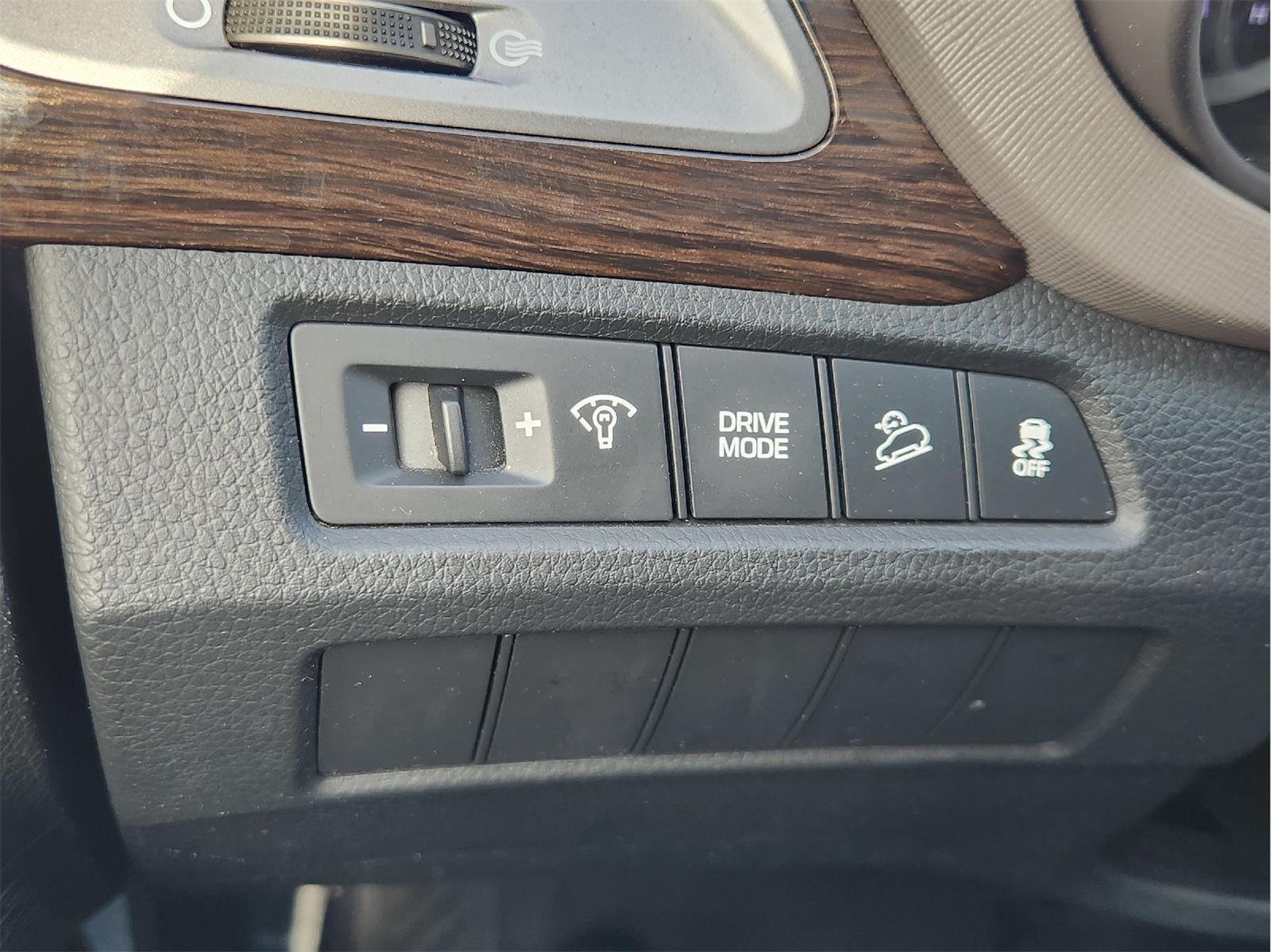 Used 2018 Hyundai Santa Fe Sport FWD image 20