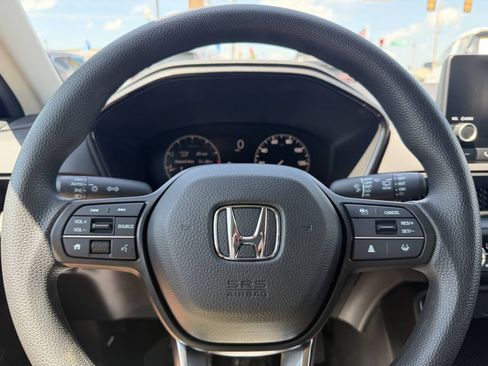 Used 2025 Honda CR-V LX image 15
