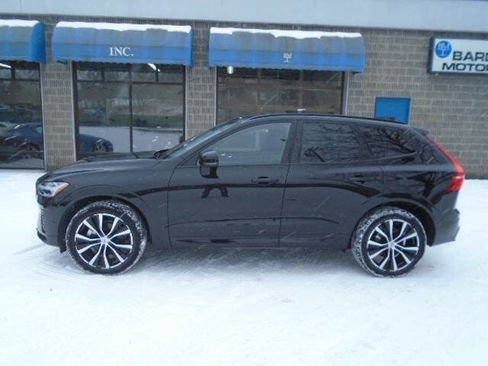 Used 2025 Volvo XC60 B5 Plus image 8