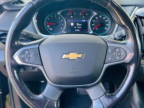 Used 2021 Chevrolet Traverse LT w/ LT Premium Package image 11