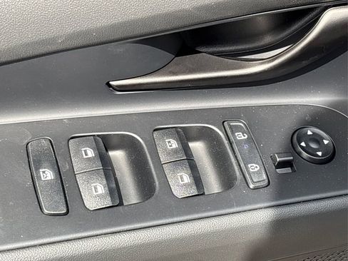 Certified 2025 Hyundai Elantra Sport image 26