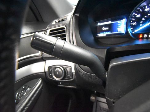 Used 2017 Ford Explorer XLT w/ Equipment Group 202A image 14