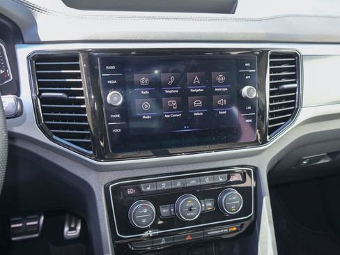 Used 2022 Volkswagen Atlas SEL Premium image 22