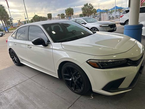 Used 2022 Honda Civic Sport image 2