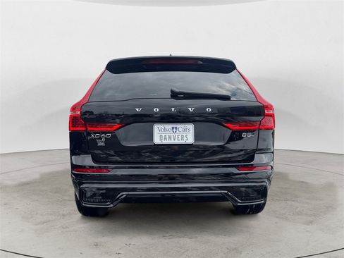 Certified 2025 Volvo XC60 B5 Core image 4