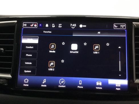 Used 2023 Chrysler Pacifica Touring-L image 27